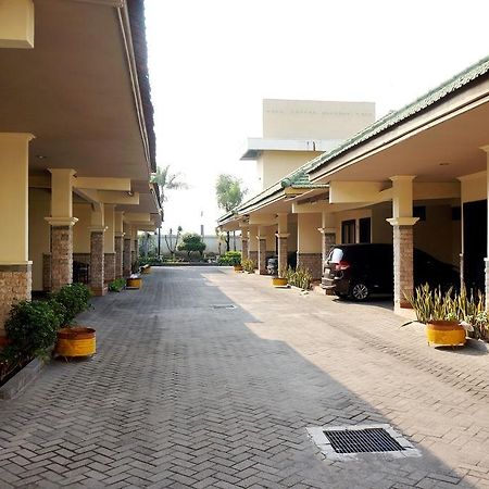 Adisurya Hotel Kediri  Kültér fotó