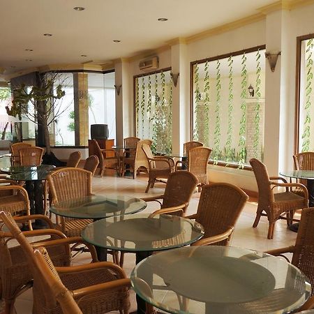 Adisurya Hotel Kediri  Kültér fotó