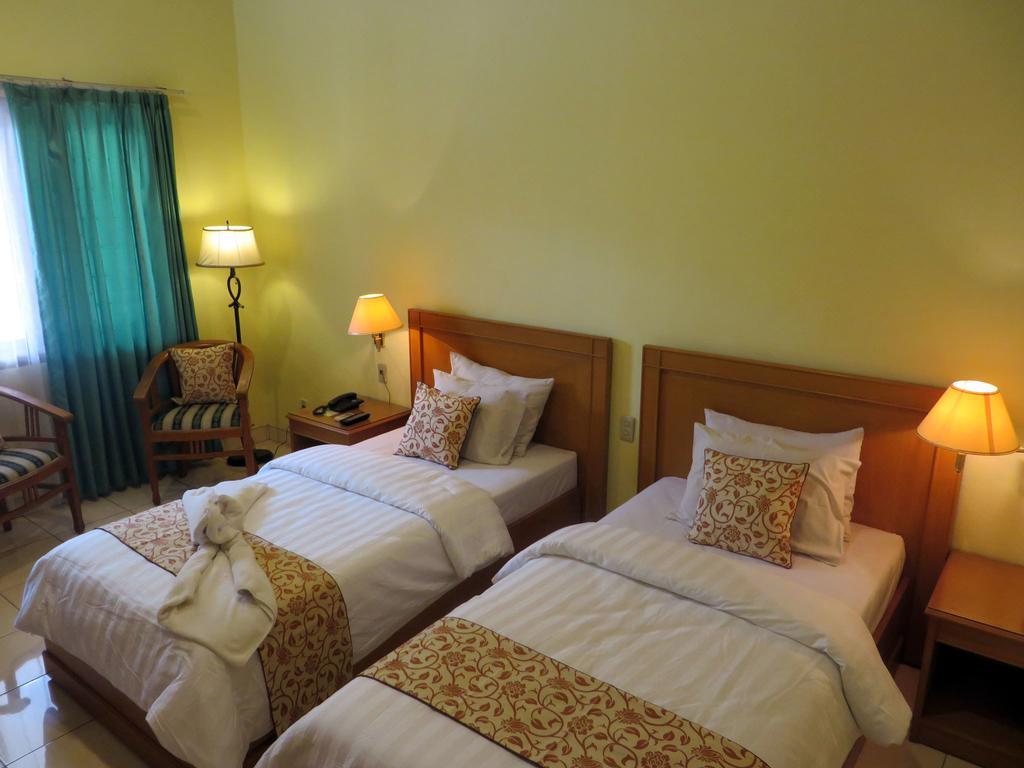 Adisurya Hotel Kediri  Szoba fotó