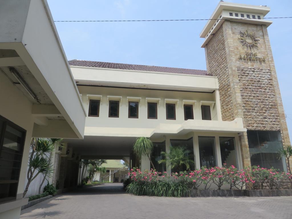 Adisurya Hotel Kediri  Kültér fotó