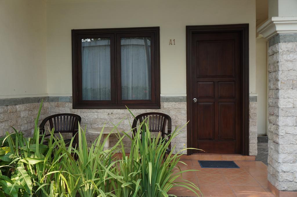 Adisurya Hotel Kediri  Kültér fotó