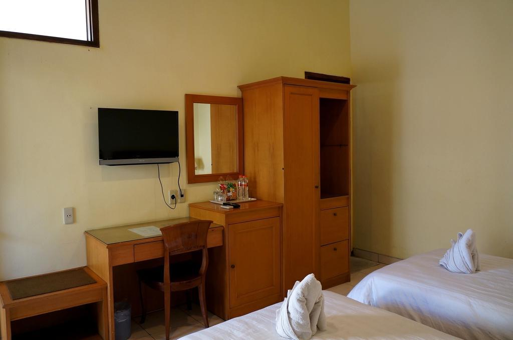 Adisurya Hotel Kediri  Szoba fotó