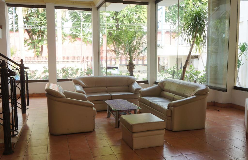 Adisurya Hotel Kediri  Kültér fotó