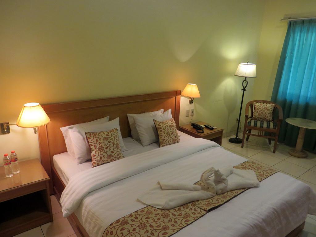 Adisurya Hotel Kediri  Szoba fotó