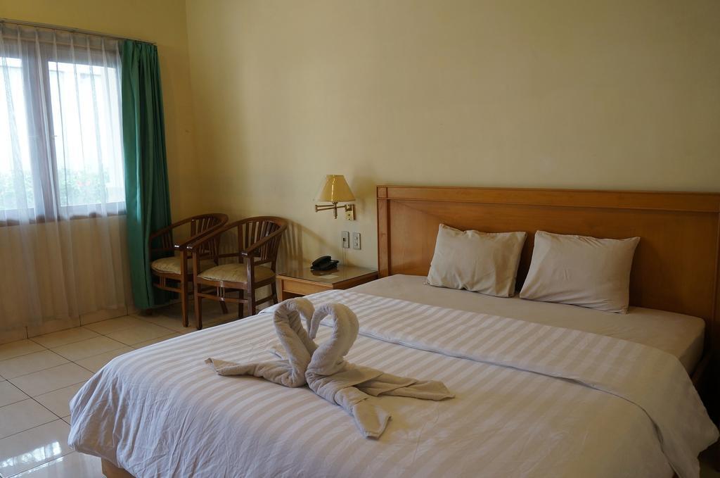 Adisurya Hotel Kediri  Szoba fotó